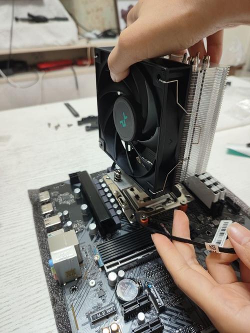 笔记本CPU风扇通用吗？