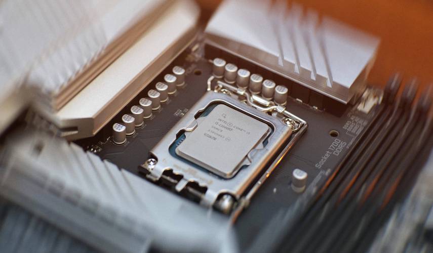 LGA1170 CPU深度解析，性能、应用与市场定位