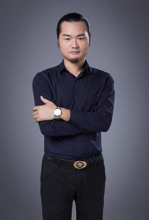 万户网络优秀设计师