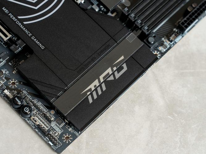 支持e8600cpu的主板