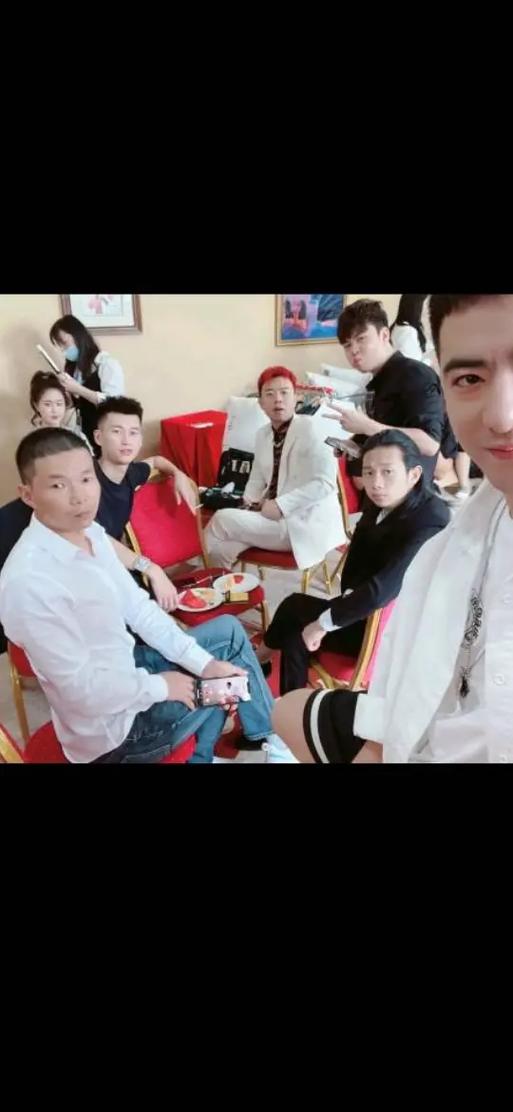 抖音直播人气代刷平台,林先生在ks刷礼物