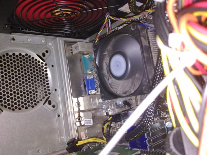 cpu散热风扇安装方向