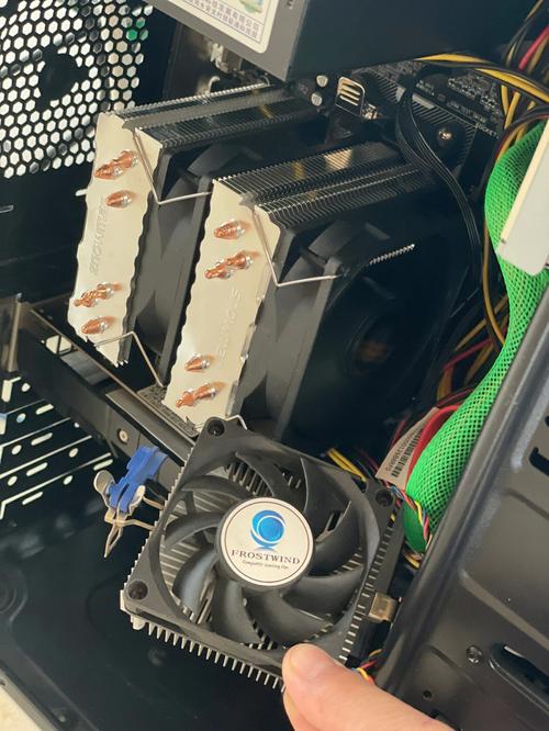 cpu散热器正确安装