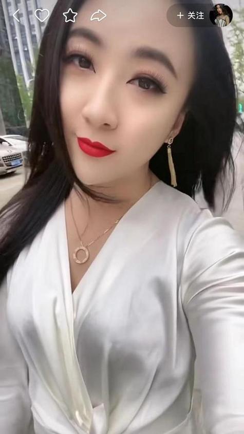 快手秒姐给张开凤刷礼物，抖音点赞业务真人下单24小时