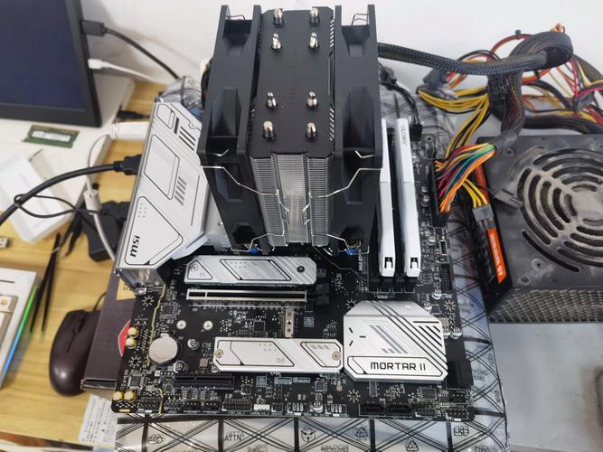 4000 CPU配什么主板