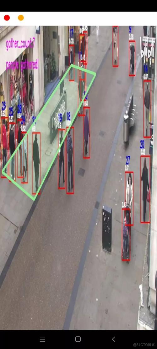 首先，平台可能会对播放量进行监控，尤其是在达到一定阈值后，可能会影响评论的互动性和点赞的频率。因此，用户在使用抖音时，需要遵守平台的运营规则，避免因平台的限制而影响自己的合法利益