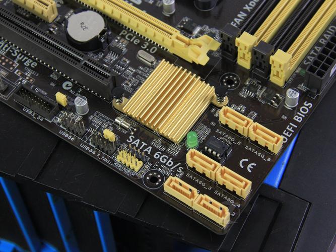 a8CPU用什么主板