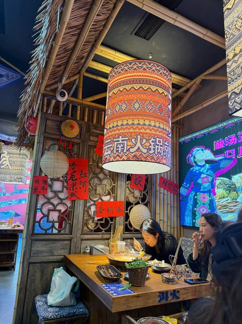 淄博火锅街，历史与文化的碰撞，omerica餐饮的未来