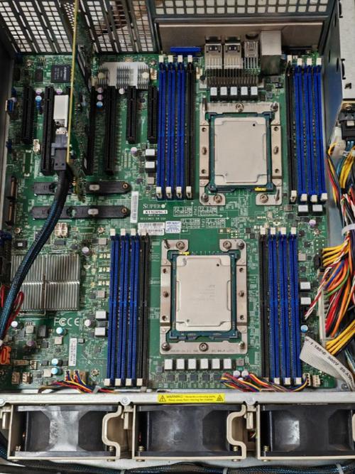 双路CPU，让效率与成本并行的双刃剑