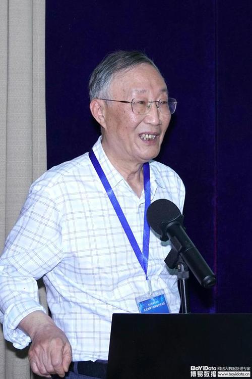 势角，自媒体作者