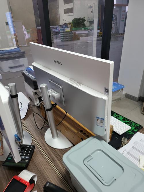 7系列计算机，性能稳定，大屏显示，轻松办公