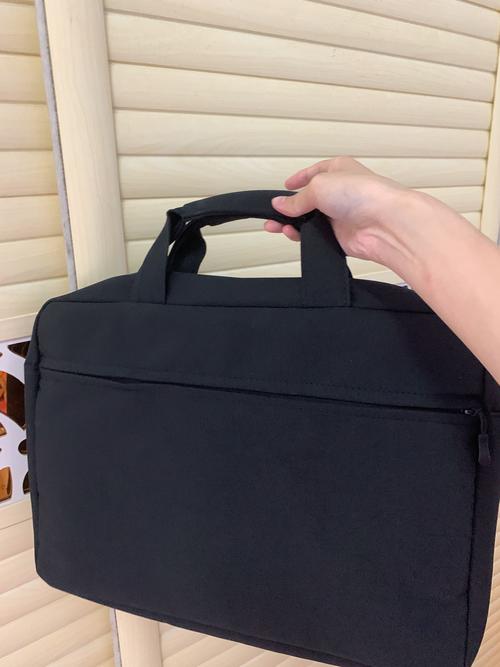 笔记本电脑包包，搭配与保护的完美平衡