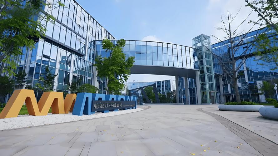 镇江网络有限公司，机遇与未来