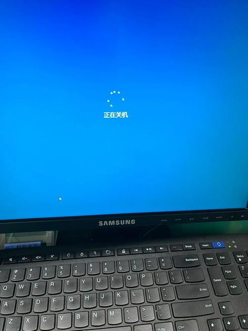 电脑关机未反应，女性用户之谜的解答