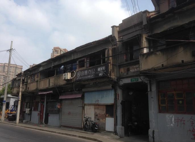 疫情初期，虹口 residents 正在经历怎样的变化？