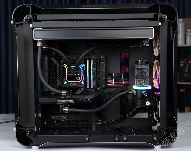 让平板电脑在水中优雅运行，水冷机箱的高效散热指南