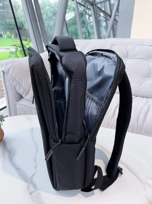 电脑背包，实用与美观兼顾的必备物品
