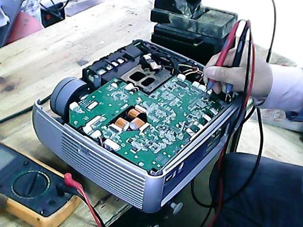 投影仪维修小技巧,南昌电脑维修师的贴心服务