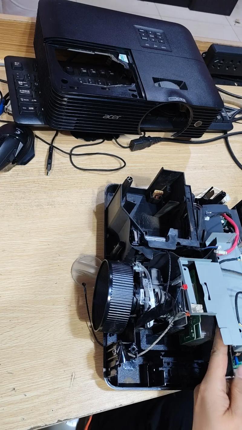 投影仪维修小技巧，南昌电脑维修师的贴心服务