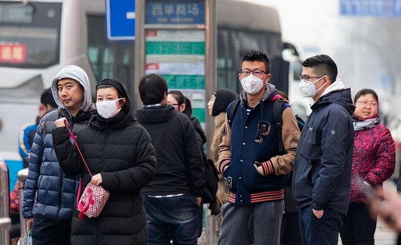 疫情的全面防控陷入新挑战，北京居民的紧急行动