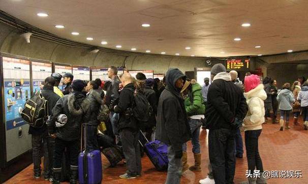 华盛顿疫情解封后,最新消息引发了广泛关注与讨论。这是一个复杂的决策过程,需要综合考虑经济、社会、家庭和旅行等多个方面。以下是我们对这一阶段的最新解读