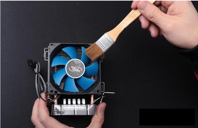 电脑风扇的声音真的让人头疼,你都遇到过吗?迅维电脑维修培训让你轻松解决烦恼!