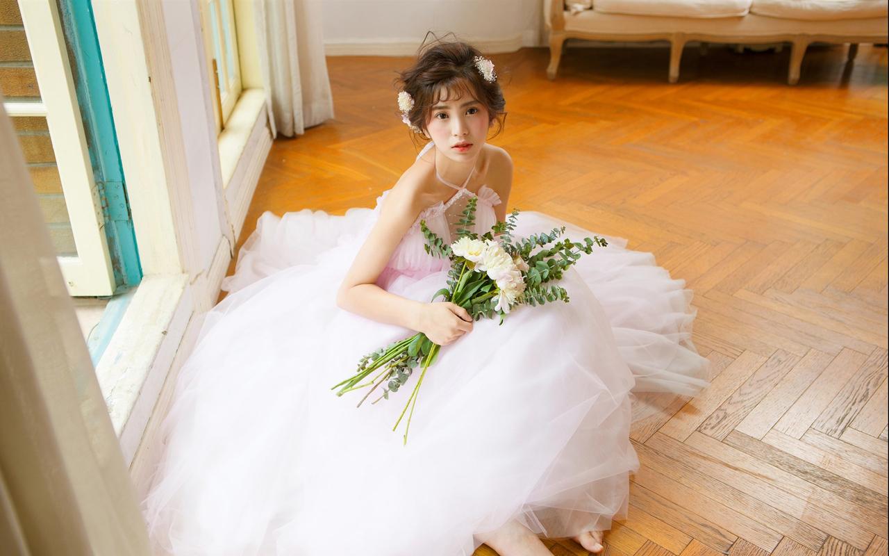 电脑桌游艺，为婚纱照打造完美桌面