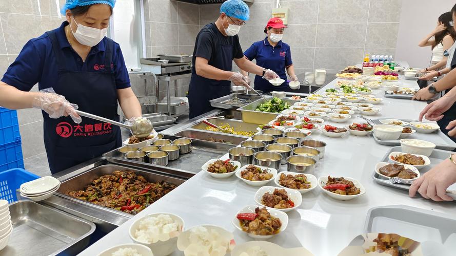 西安疫情饭堂，困境与希望的组合