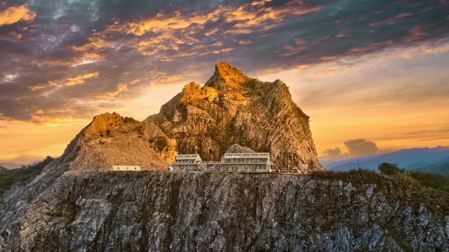 广东佛山的 booming经济与独特的自然景观,让这个地方成为 tourism 的黄金目的地