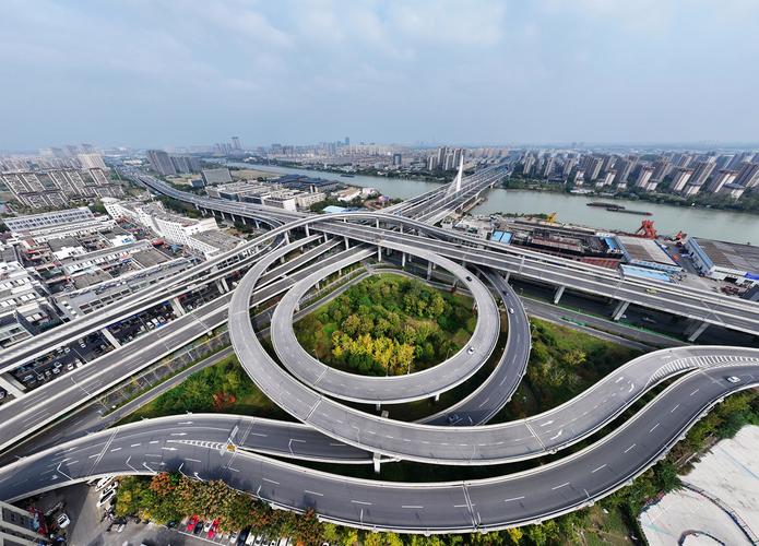 1.引言，扬州营销型网站建设的重要性