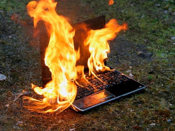 电脑椅爆炸，让电脑和手机轻松度过了坏天气