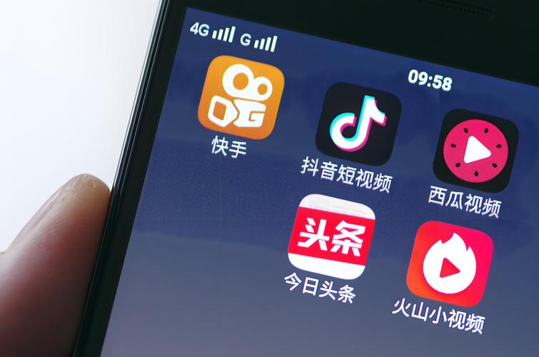 在短视频平台上，秒刷和ks视频是两个非常常见的操作，如果你对这些内容感兴趣，可以详细了解一下它们的含义以及如何利用它们来高效获取知识或娱乐