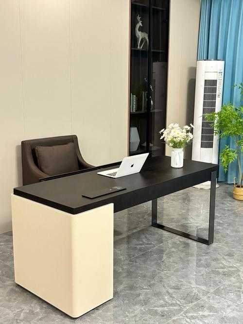 家用电脑桌，提升办公效率的实用神器