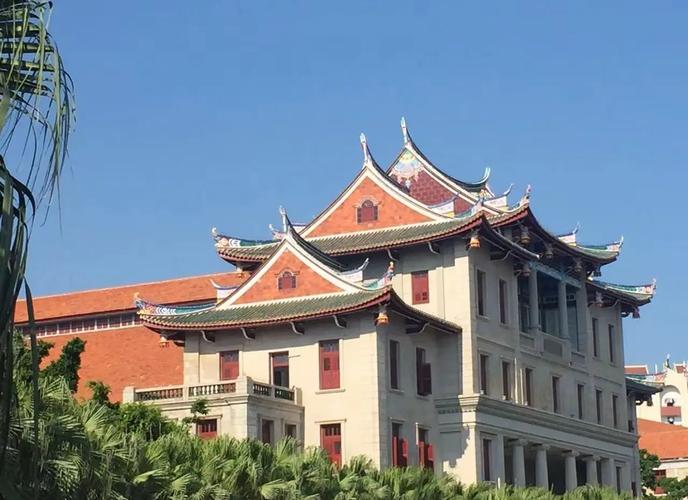 厦门作为厦门市政府的首府，拥有丰富的教育资源和良好的教育环境，许多地方都具备开展教育信息化（教建）建设的条件和资源。以下是一些厦门适合进行教建建设的区域和方向