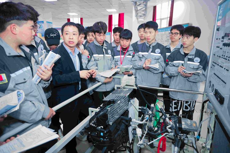 西安电脑维修学校,专业技能提升,助力职场成长