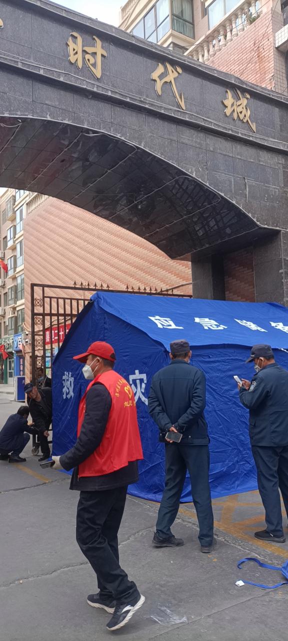 大家洼街道在当前疫情形势下，采取了最为严格的防控措施，全力保障人民群众的生命安全和身体健康。近期，街道社区已发布疫情最新消息，及时向公众通报疫情信息，积极协调相关工作人员做好疫情防控工作