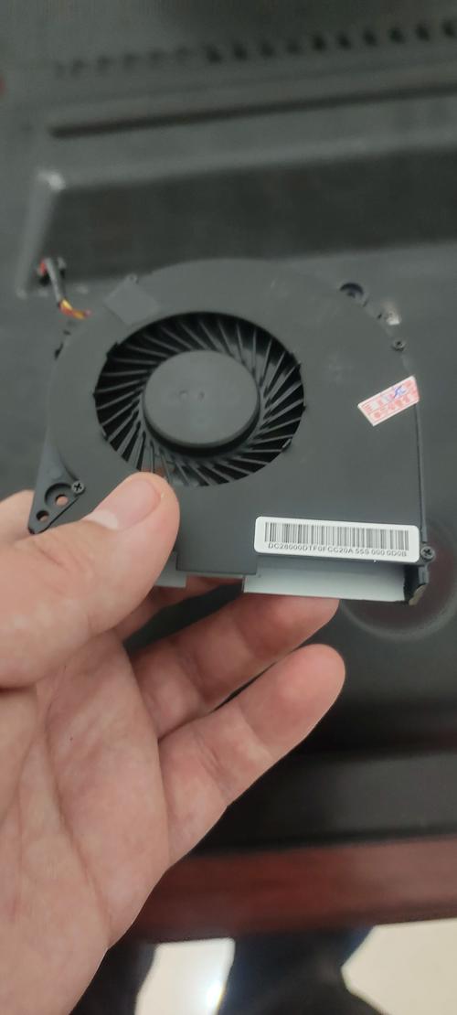 手提电脑散热器，你的电脑能飞起来吗？