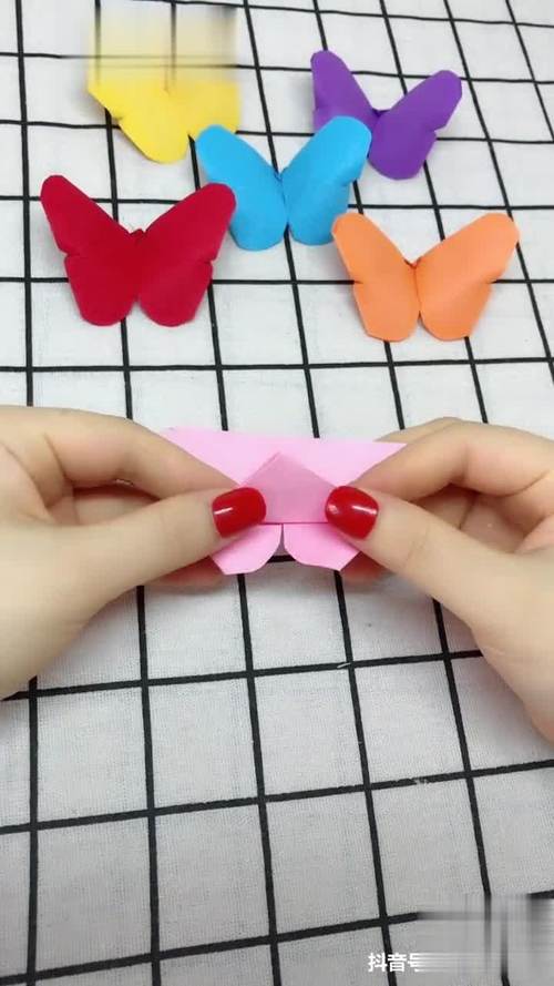 花蝴蝶，如何在抖音代和ks买赞业务中实现高曝光率