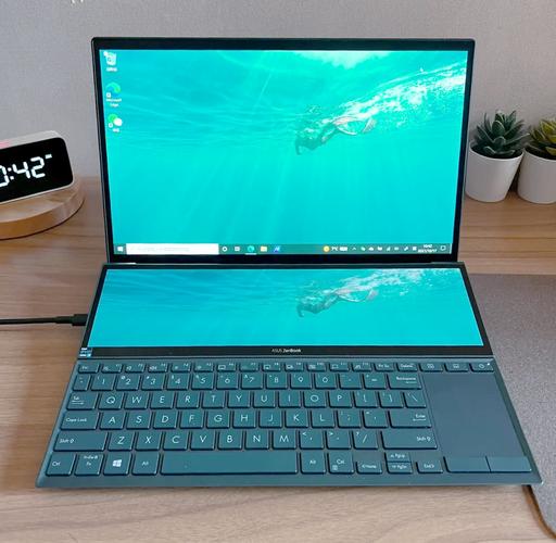 双屏笔记本电脑，价格与性价比的另一面