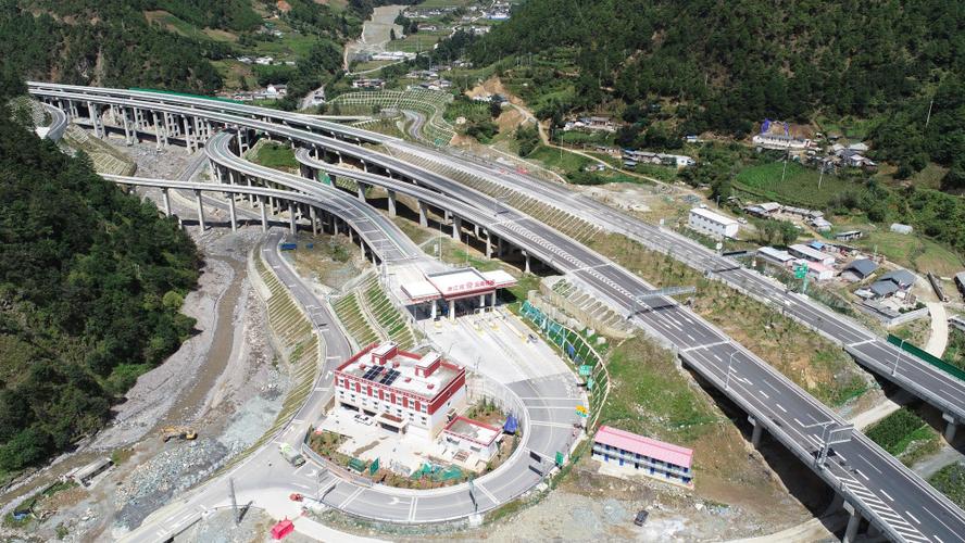 迪庆建设之路，构建现代化城市