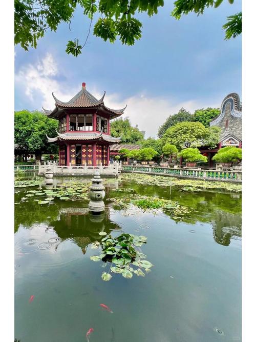 顺德,这个位于中国广东的城市,以其独特的建筑风格和丰富的文化遗产闻名于世。如果你对顺德的建筑服务感兴趣,那么以下指南将为你提供一个全面而详细的介绍,助你轻松掌握顺德网站建设的各个方面